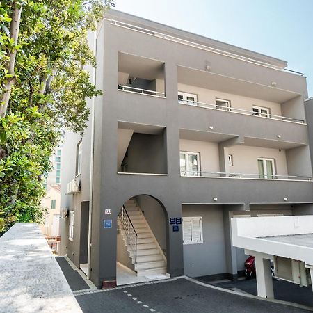 מאקרסקה Apartments And Rooms Vuleta, Close To The Beach מראה חיצוני תמונה