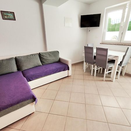 מאקרסקה Apartments And Rooms Vuleta, Close To The Beach חדר תמונה