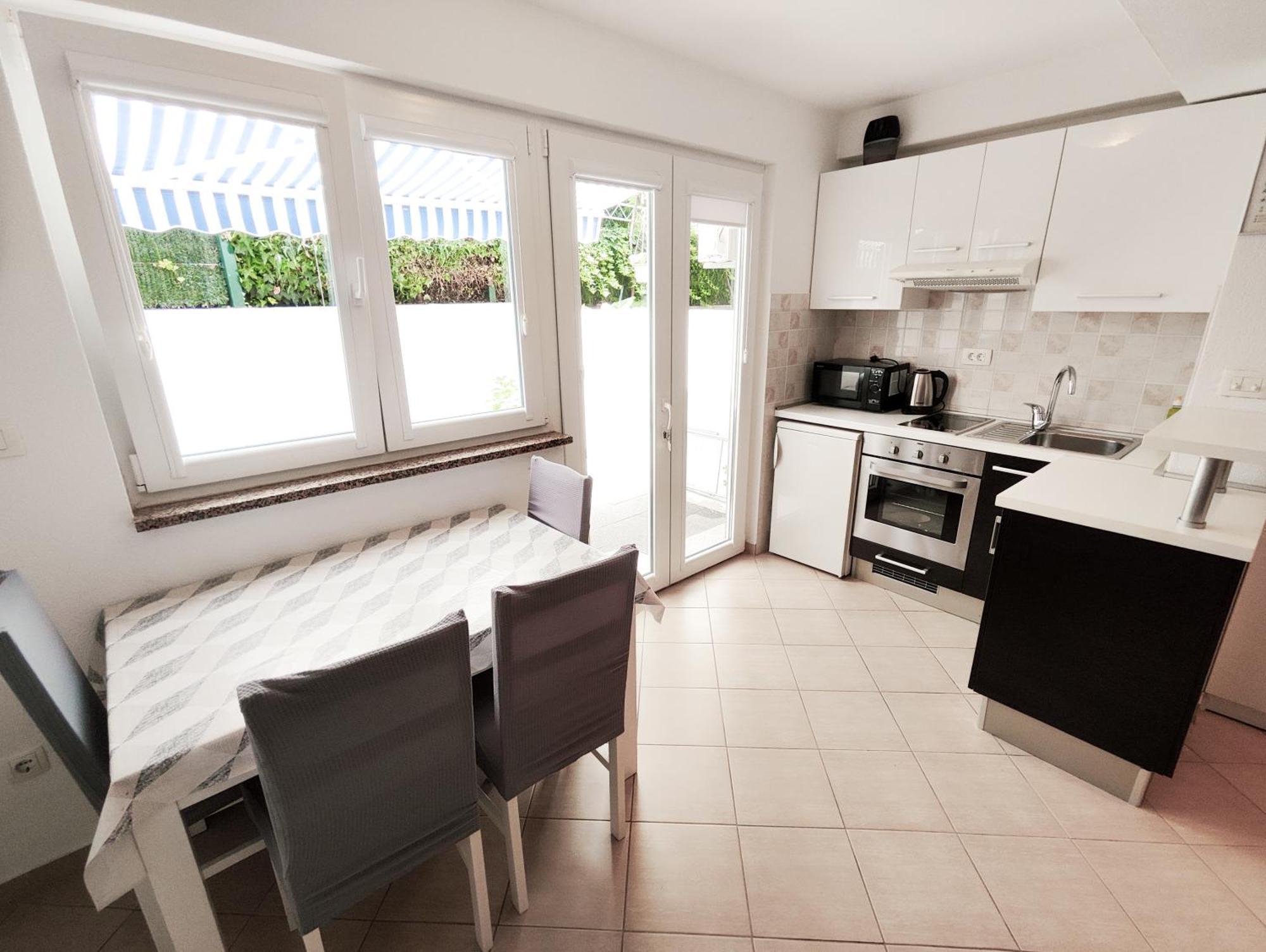 מאקרסקה Apartments And Rooms Vuleta, Close To The Beach חדר תמונה