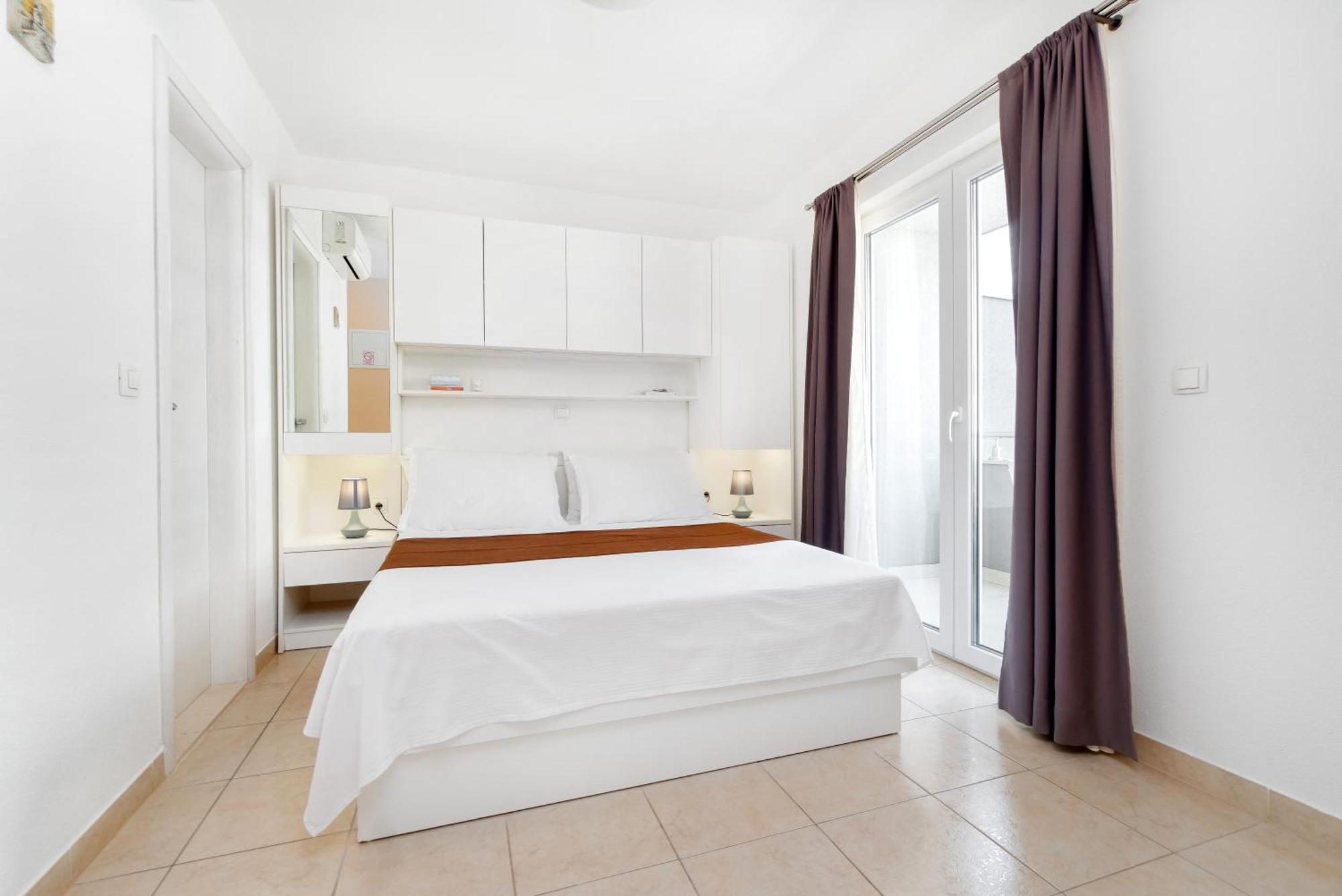 מאקרסקה Apartments And Rooms Vuleta, Close To The Beach מראה חיצוני תמונה