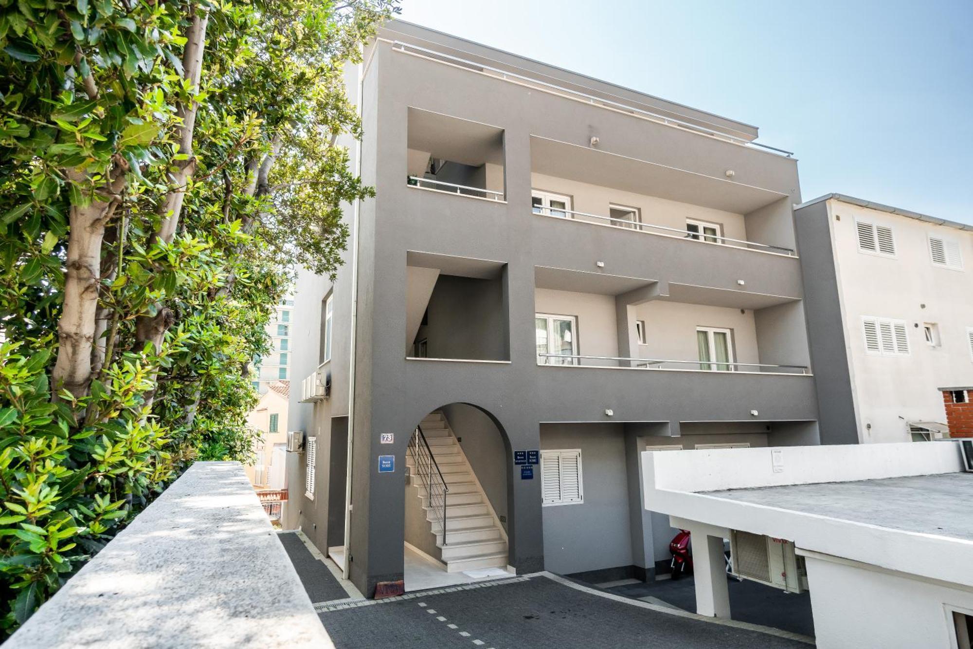 מאקרסקה Apartments And Rooms Vuleta, Close To The Beach מראה חיצוני תמונה
