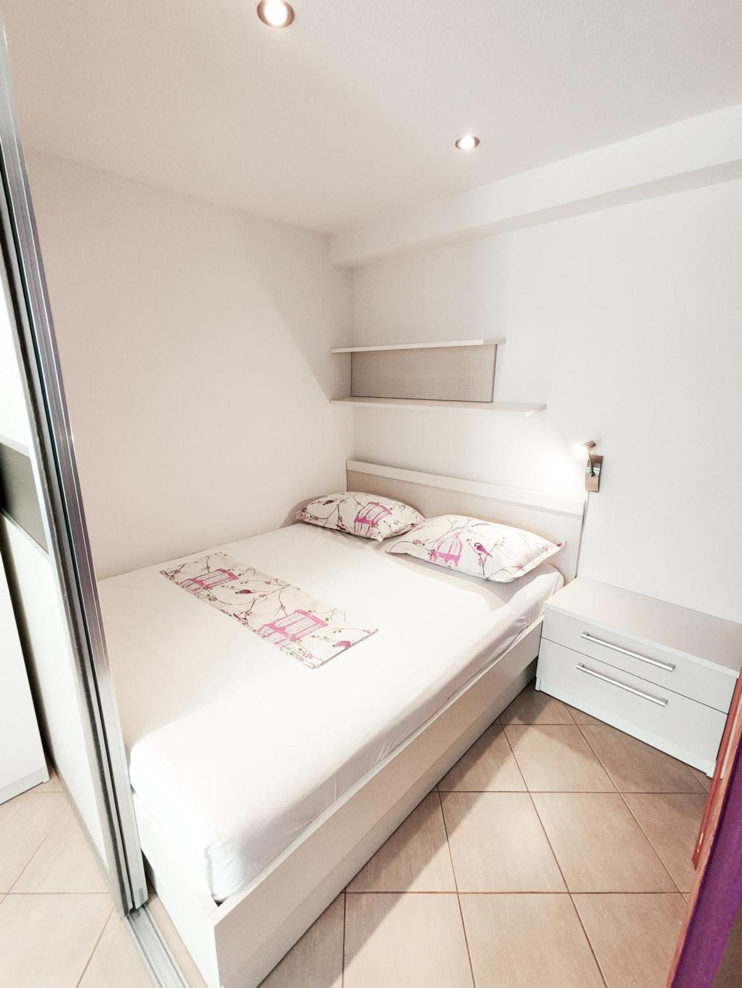 מאקרסקה Apartments And Rooms Vuleta, Close To The Beach חדר תמונה
