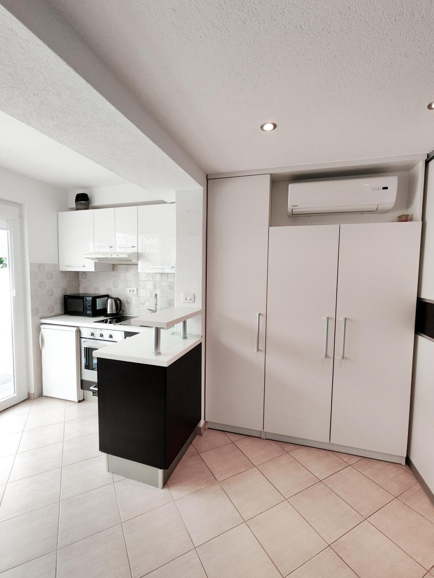 מאקרסקה Apartments And Rooms Vuleta, Close To The Beach חדר תמונה