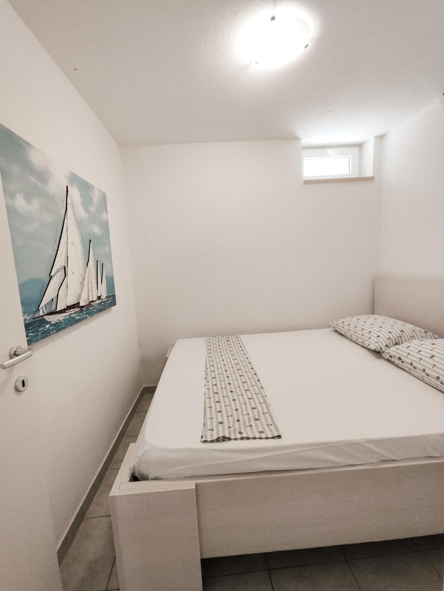מאקרסקה Apartments And Rooms Vuleta, Close To The Beach חדר תמונה