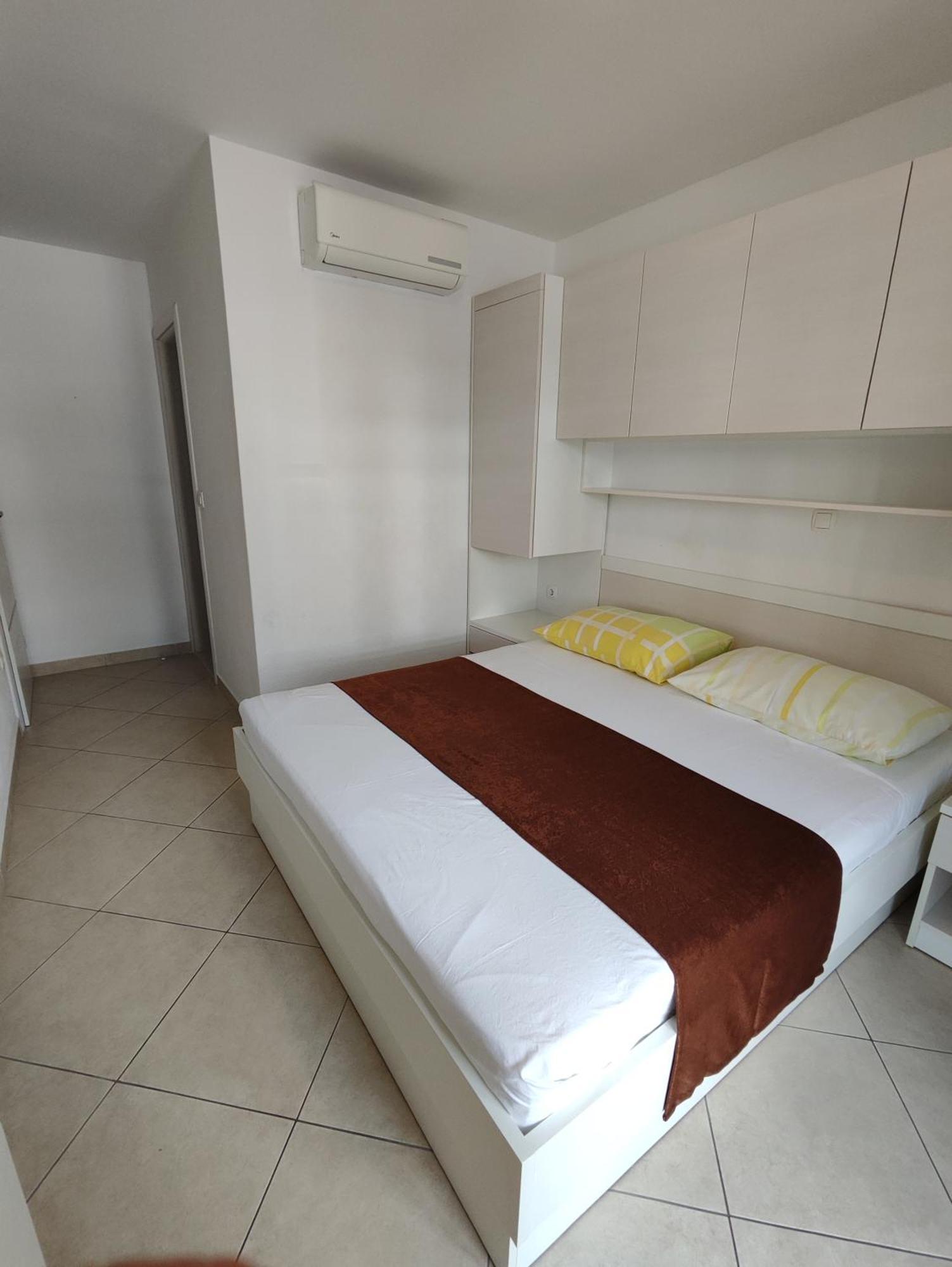 מאקרסקה Apartments And Rooms Vuleta, Close To The Beach חדר תמונה