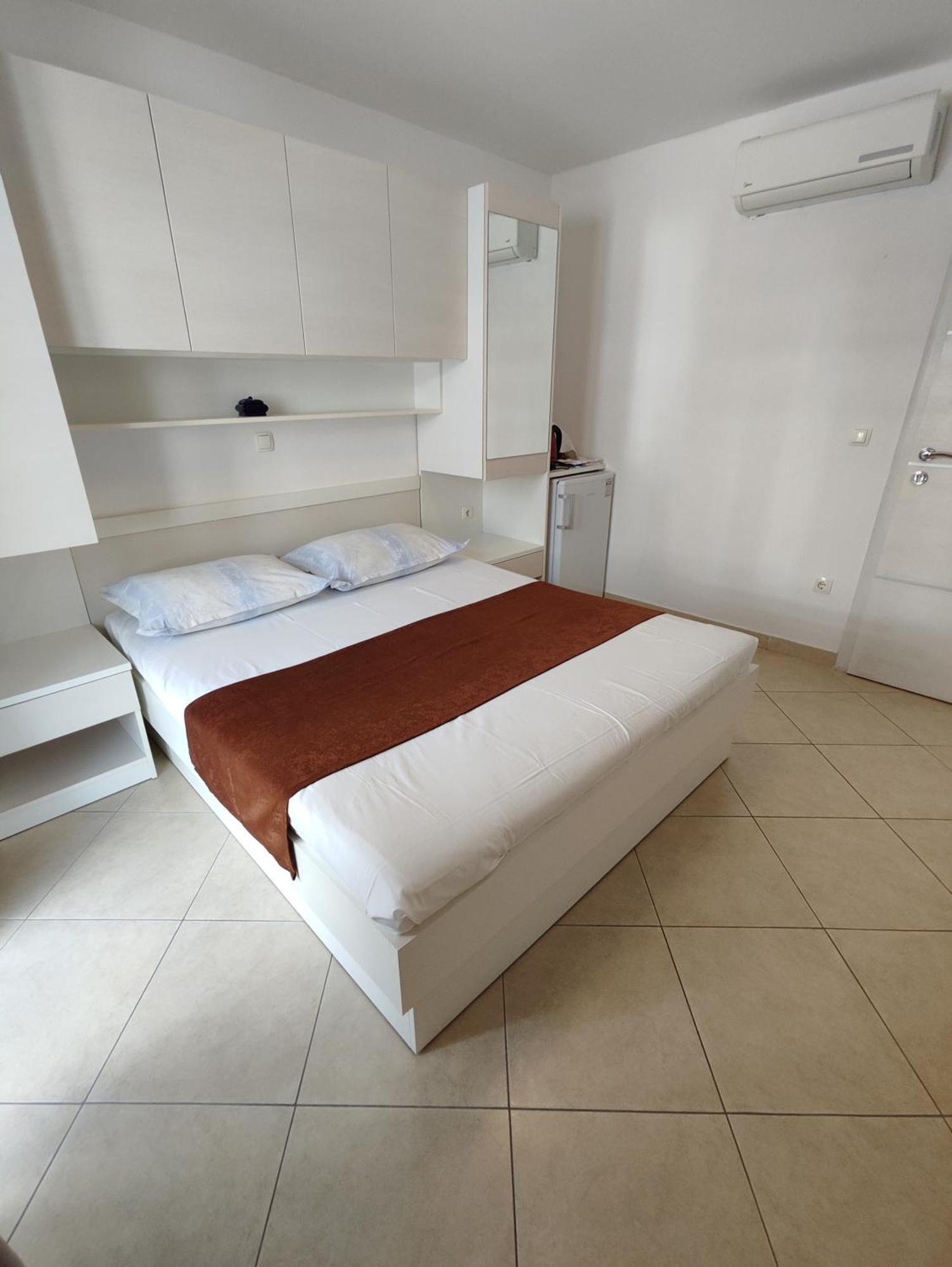 מאקרסקה Apartments And Rooms Vuleta, Close To The Beach חדר תמונה