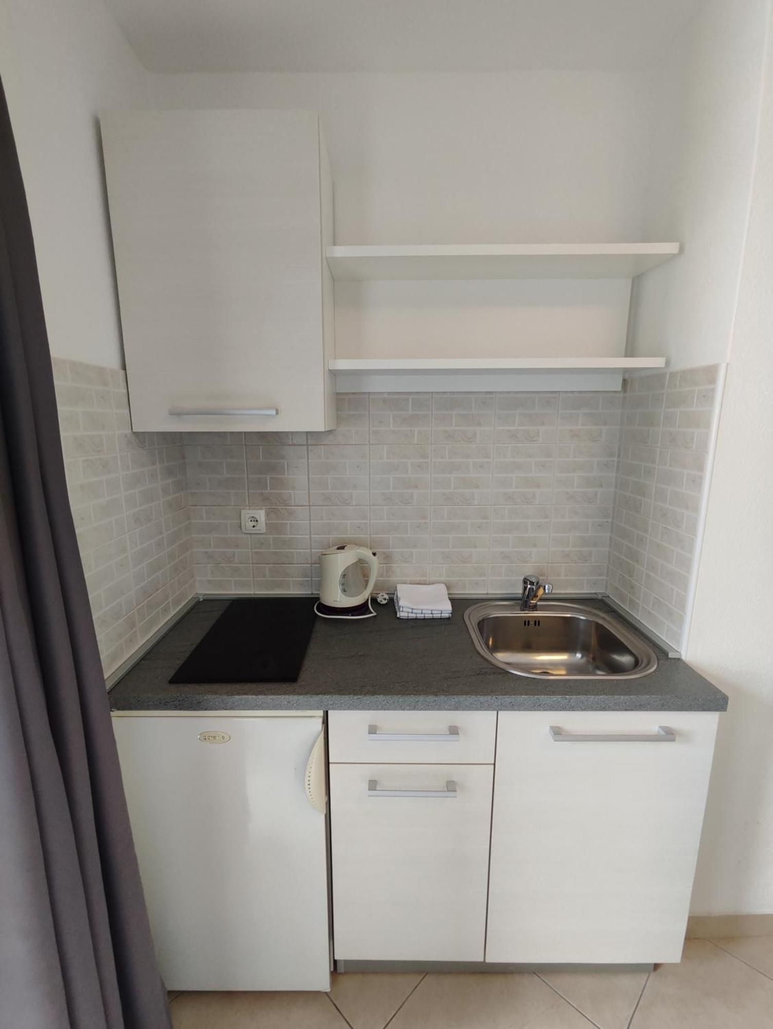 מאקרסקה Apartments And Rooms Vuleta, Close To The Beach חדר תמונה