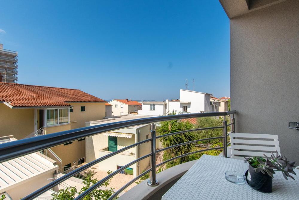 מאקרסקה Apartments And Rooms Vuleta, Close To The Beach חדר תמונה