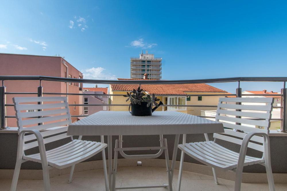 מאקרסקה Apartments And Rooms Vuleta, Close To The Beach חדר תמונה
